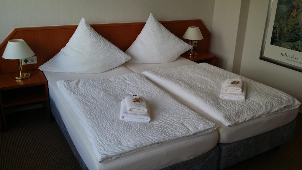 Hotel Garni Kaiserpfalz Γκόσλαρ Εξωτερικό φωτογραφία
