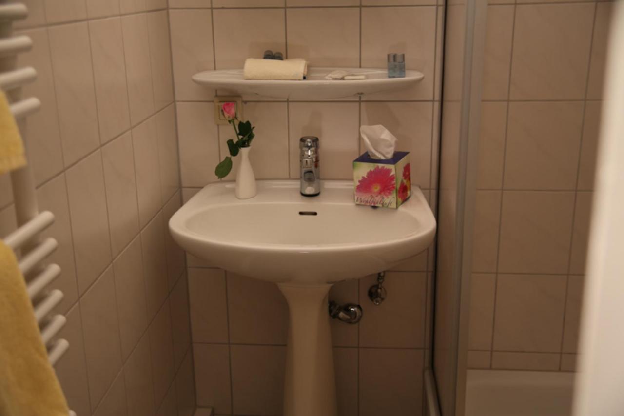 Hotel Garni Kaiserpfalz Γκόσλαρ Δωμάτιο φωτογραφία